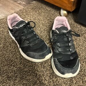 WOMENS SIZE 8 BLACK AND PINK ADIDAS